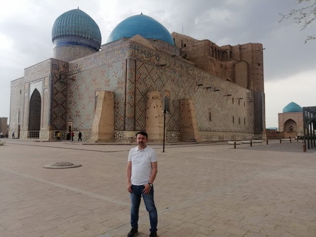 Hoca Ahmet Yesevî Külliyesi ve Rabia Sultan Türbesi (Türkistan, Nisan 2024).