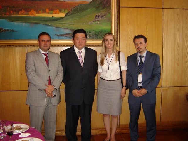 Internatioanl Conference on "History and Tradition of Mongolian Statehood", Ulaanbaatar, 29-30 June 2006 (İlyas Kemaloğlu, Merthan Dundar ve Melek Özyetgin, dönemin Moğolistan Başbakanı ile birlikte)